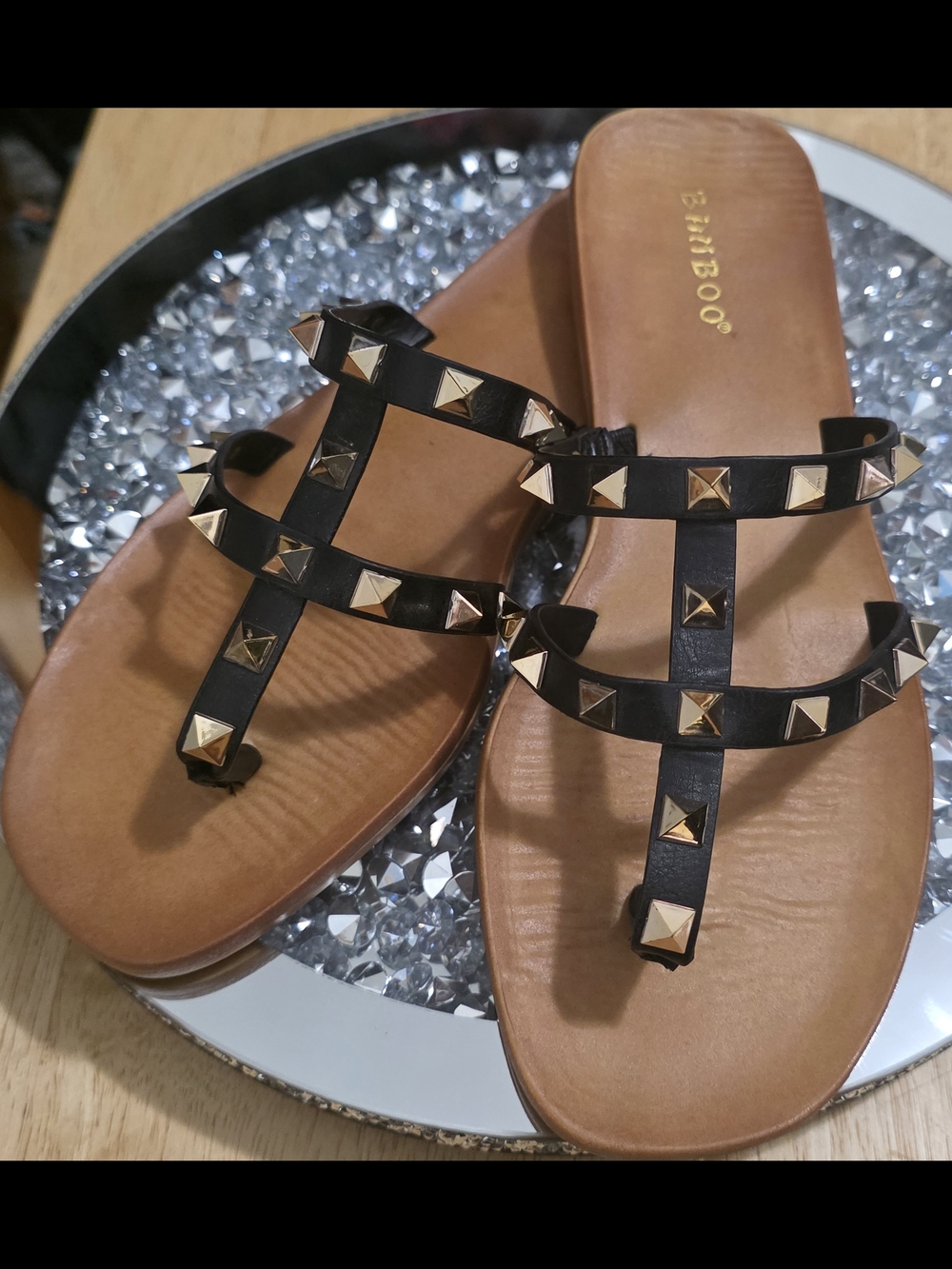 Bamboo Sandals Womens 7.5 Gold Studded T-Strap Pyramid Studs Black Flip Flops